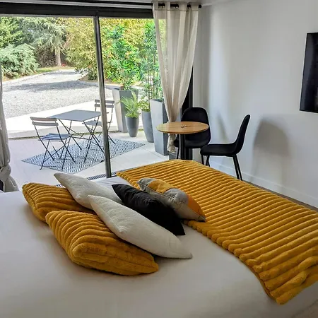 Short Cravate - Maison Contemporaine Proche Rennes - Piscine Interieure 29 Degres
